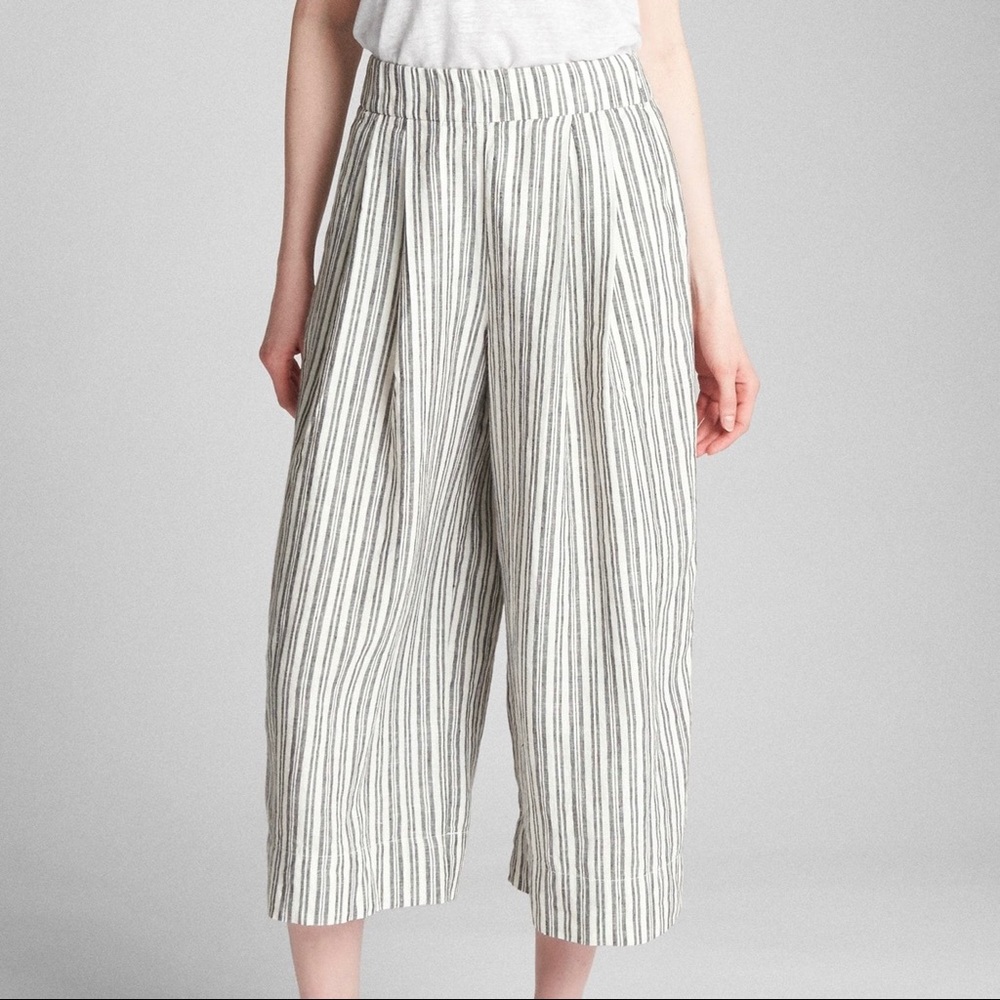 Gap wide leg linen pants. Size 4. Sage & white